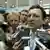 Joe Manuel Barroso okružen novinarima