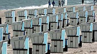 BdT Deutschland Wetter Strand Strandkörbe in Warnemünde Ostsee