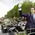 Николя Саркози в открытом автомобиле