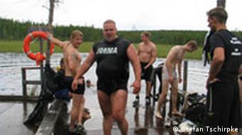 Au sauna, les sportifs peuvent se détendre.. et se laver!