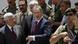Blair (M.) und Abbas (l.) in Ramallah, Quelle: AP Blair (M.) und Abbas (l.) in Ramallah, Quelle: AP