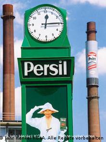 Historische Werbeuhr für Persil von Henkel (Quelle: Henkel)