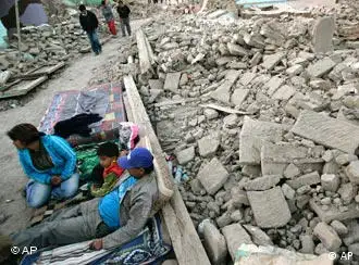 秘鲁地震造成5百多人死亡，1600多人受伤。