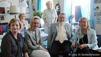 Mitglieder des Lady Di Gedächtnisclubs in Hameln