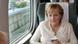 Angela Merkel an Bord eines Hochgeschwindigkeitszugesauf dem Weg von Tokyo nach Kyoto , Quelle: AP Angela Merkel an Bord eines Hochgeschwindigkeitszugesauf dem Weg von Tokyo nach Kyoto , Quelle: AP