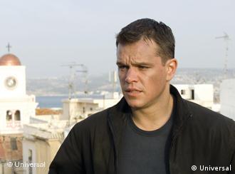 Matt Damon als Agent Jason Bourne vor mediteraner Kulisse.