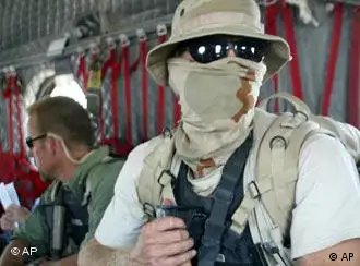 全副武装黑水的保安人员在伊拉克