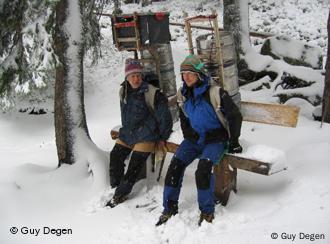 Viktor Beranek und Jarda Sima ruhen sich in den Bergen aus