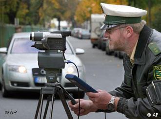  Полицай с радар 