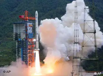 In this photo released by China's official Xinhua news agency, China's first moon orbiter Chang'e 1 lifts off from the launch pad at the Xichang Satellite Launch Center in southwest China's Sichuan province, on Wednesday October 24, 2007. (AP Photo/Xinhua, Li Gang)