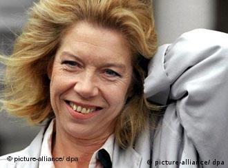 Evelyn Hamann, bei Dreharbeiten zu "Adelheid und ihre Mörder" (1998)
