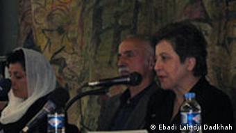 Shirin Ebadi, Abdolkarim Lahidji und Narges Mohammadi, iranische Menschenrechtler in einer Konferenz über Redefreiheit im Iran, Paris , Université Sorbonne, 27.10.2007 Foto: Ebadi_Lahidji_Dadkhah