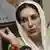 Benazir Bhutto bei einer Pressekonferenz in Karatschi, Foto: AP