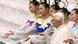 Papst Benedikt XVI. mit chinesischen Tänzerinnen, 9.08.2006, dpa Papst Benedikt XVI. mit chinesischen Tänzerinnen, 9.08.2006, dpa
