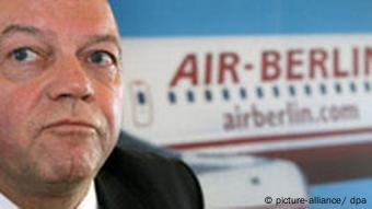 Air Berlin Boss Bows Out As Airline Grapples With Cuts Business Economy And Finance News From A German Perspective Dw 18 08 11