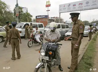 斯里兰卡警方在执勤