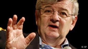 Joschka Fischer del partido Los Verdes, ministro de relaciones exteriores de 1998 - 2005