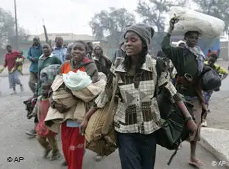 肯尼亚的骚乱造成大批民众逃往。联合国秘书长潘基文和其前任科菲－安南前往调停