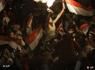 Feiernde ägyptische Fußballfans (10.2.2008, Quelle: AP)