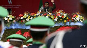 Iran Jahrestag der Revolution Präsident Mahmoud Ahmadinedschad