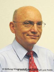 Dr. Roland Götz