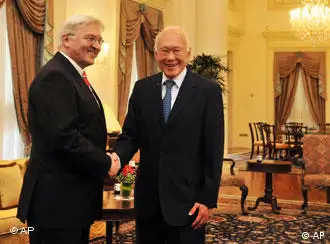 德国外长施泰因迈尔会晤新加坡总理李光耀
