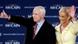 John McCain mit Ehefrau Cindy bei einer Wahlveranstaltung (4.3.2008) John McCain mit Ehefrau Cindy bei einer Wahlveranstaltung (4.3.2008)
