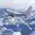 Ein Airbus über den Wolken - dpa