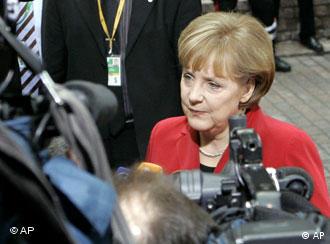 Angela Merkel: con siete ministros a Israel.