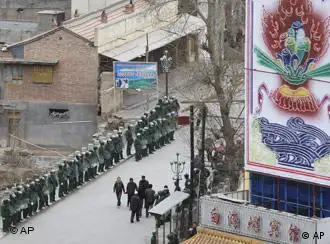 新华社首次报道甘肃、四川藏人抗议