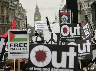伦敦街头反战者在伊拉克战争五周年之际上街游行，呼吁美军离开伊拉克