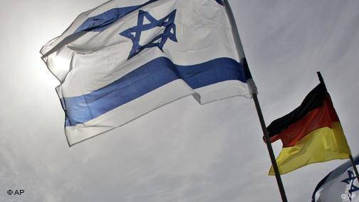 Symbolbild Israel Deutschland Flaggen bei der Ankunft der Bundeskanzlerin Angela Merkel in Tel Aviv