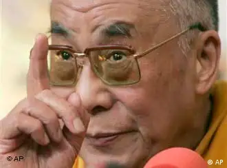 达赖喇嘛会应中国政府指责