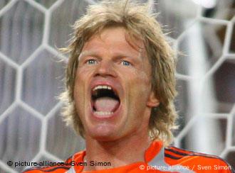 Legendary goalkeeper Oliver Kahn bids adieu