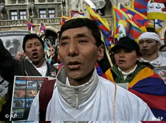 在慕尼黑游行示威的流亡藏人