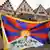 Tibetische Flagge vor dem Frankfurter Rathaus (AP PHoto/Bernd Kammerer)