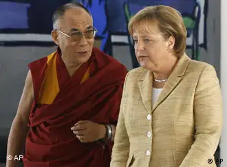 2007年9月23日，默克尔在柏林总理府会见达赖喇嘛