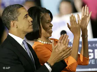 庆祝的奥巴马和夫人