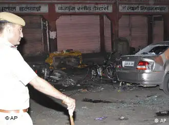 印度西部旅游城市斋普尔13日有8枚炸弹连续爆炸