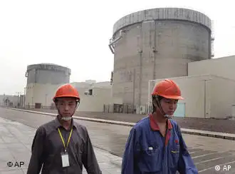 资料图片：秦山核电站