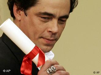 Benicio del toro on sale ring