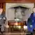 Bundeskanzlerin Angela Merkel im Gespräch mit Dimitri Medwedjew, neugewählter Präsident Russlands, im Schloss Maienburg. Quelle: Oliver Heidrich
