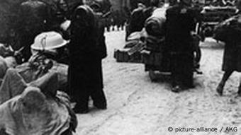 Deportation von Juden aus Lodz, 1940 (Foto: AKG Berlin)