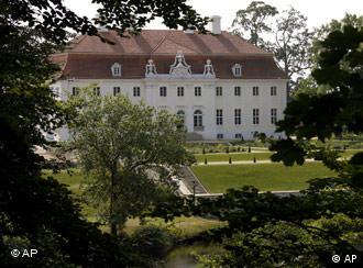 Blick auf das Gästehaus der Bundesregierung Schloss Meseberg in Brandenburg (Foto: dpa)
