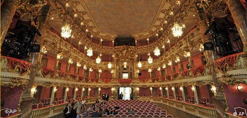 Deutschland Bayern Cuvillies Theater in München wiedereröffnet