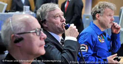 Bundespräsident Köhler zu Besuch im Kontrollzentrum des Deutschen Zentrums für Luft und Raumfahrt