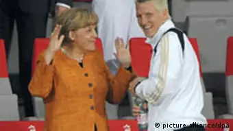 EURO 2008 - Österreich - Deutschland Angela Merkel jubelnd