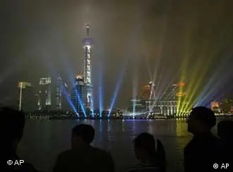 上海夜景：美丽还有另一面