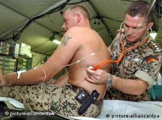 Com medo de colocar as suas carreiras em risco, muitos soldados não procuram ajuda médica.
