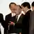 Nordkoreas Außenminister Pak und vier seiner Kollegen der ASEAN mit lächelnden Gesichtern